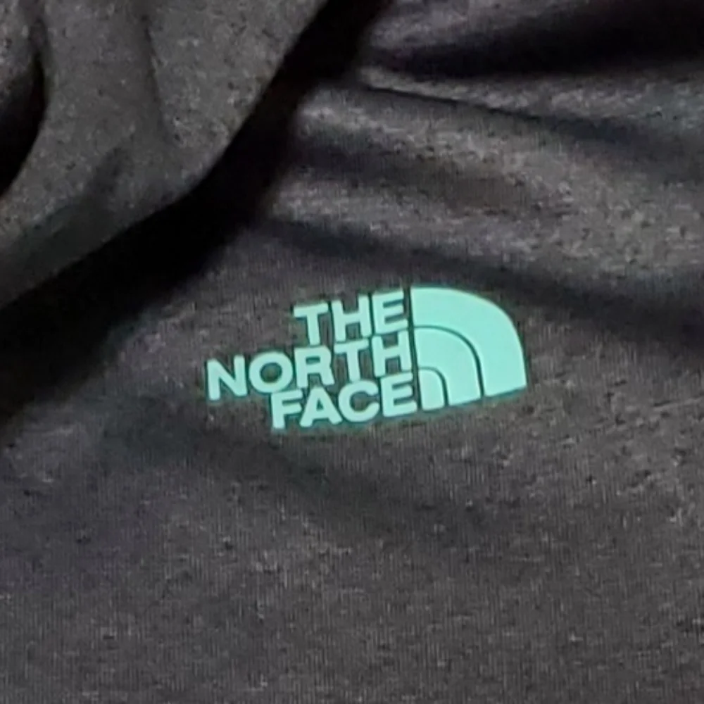 Pull over hoodie. Women's North Face. - Picture 6 of 6